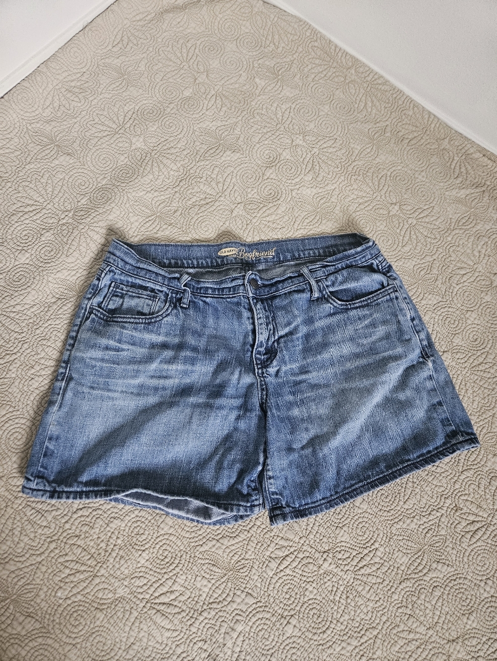 Old Navy Women's Jean Shorts, Light Wash Boyfriend, Size 6